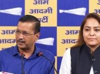 Kejriwal urges people to light diyas, avoid firecrackers on Diwali