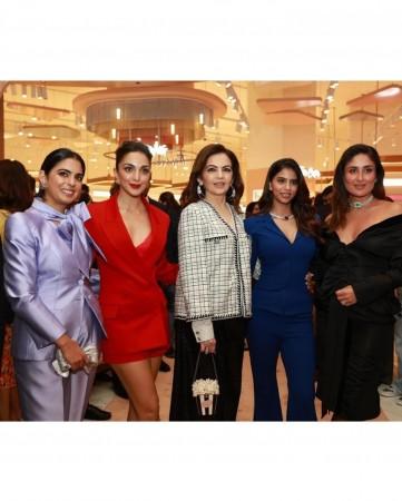 Suhana Khan aged-shamed for wearing a blue pant suit; Kareena Kapoor removes her heels, walks barefoot; fans call her make-up [Reactions]