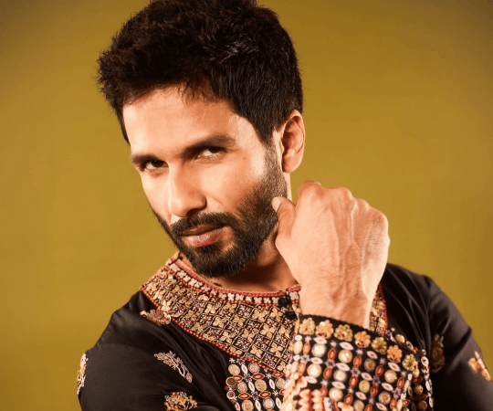 Shahid Kapoor admitted that he once broke down on a film set but it has nothing to do with his career. shahid kapoor