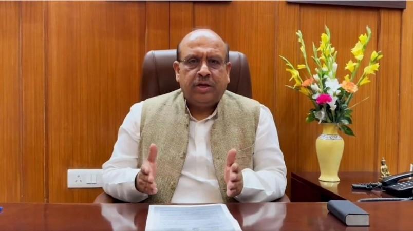 Kejriwal running away from public questions on graft: LoP Gupta Kejriwal running away from public questions on graft: LoP Gupta