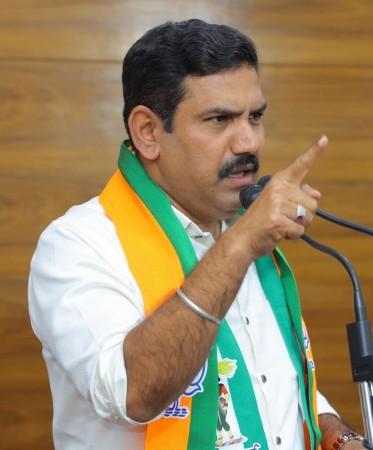 Police harassing Hindu activists in K'taka since formation of Cong govt: BY Vijayendra K'taka Waqf row: BJP committed to protecting farmers' interests, says Vijayendra