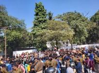 Patna cops lathi-charge BPSC candidates to break up protest