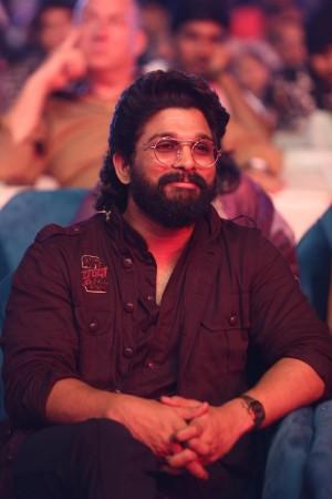 Pushpa 2 actor Allu Arjun released a video statement mourning the loss of a fan at the film's premiere and has donated Rs 25 lakh for the family of the victim. Pushpa 2 actor Allu Arjun released a video statement mourning the loss of a fan at the film's premiere and has donated Rs 25 lakh for the family of the victim.