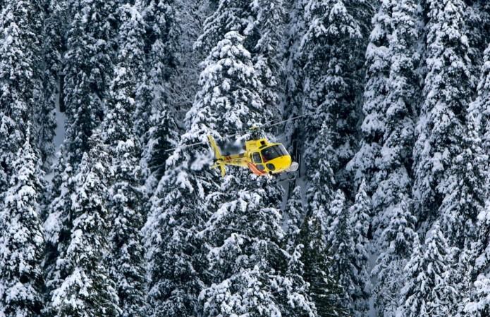 Heavy snowfall in J&K higher reaches, moderate snow, rain in plains Fresh snowfall in mountains, chilly winds lash J&K