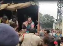 ASHA worker slaps policeman during protest in Hyderabad