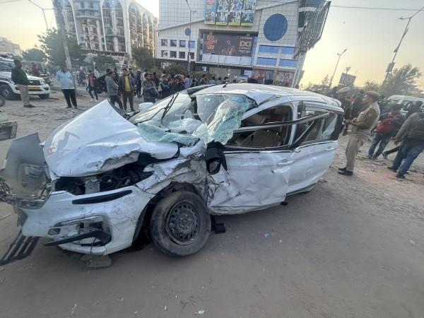 Car in Rajasthan CM's convoy overturns, 5 cops injured Car in Rajasthan CM's convoy overturns, 5 cops injured