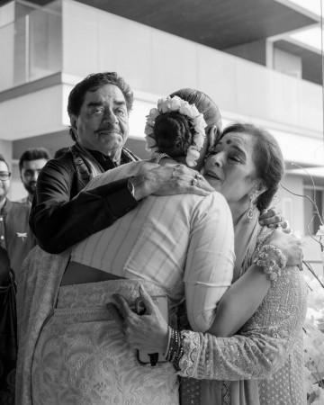 'Stop being in news at expense of me and my family': Sonakshi Sinha Hits Back at Mukesh Khanna for Questioning Her Upbringing 'Stop being in news at expense of me and my family': Sonakshi Sinha Hits Back at Mukesh Khanna for Questioning Her Upbringing