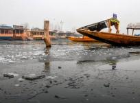 As temperatures drop to minus 8 in Kashmir, CM Omar Abdullah rushes back
