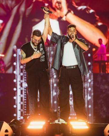 'He's such a showman': Karan Johar dances with Karan Aujla at his concert with Neha Dhupia on 'Tauba Tauba' 'He's such a showman': Karan Johar dances with Karan Aujla at his concert with Neha Dhupia on 'Tauba Tauba'