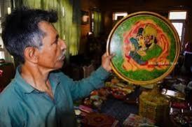 This 50-year-old artisan is guardian of Kashmir's dying art of paper mache This 50-year-old artisan is guardian of Kashmir's dying art of paper mache