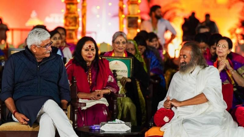 Gajendra Singh Shekhawat with Gurudev Sri Sri Ravi Shankar at Bhaav Gajendra Singh Shekhawat with Gurudev Sri Sri Ravi Shankar at Bhaav