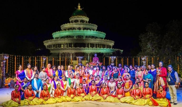 Day 3 Bhaav- Aritist with Gurudev Sri Sri Ravi Shankar Day 3 Bhaav- Aritist with Gurudev Sri Sri Ravi Shankar