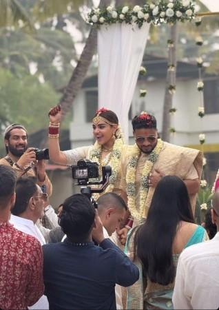 Rapper Raftaar marries for the second time, ties the knot with stylist Manraj Jawanda in a grand South Indian Wedding Rapper Raftaar marries for the second time, ties the knot with stylist Manraj Jawanda in a grand South Indian Wedding