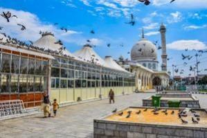 Thousands spent holy 'Shab-e-Barat' in prayer, penance in Kashmir Thousands spent holy 'Shab-e-Barat' in prayer, penance in Kashmir