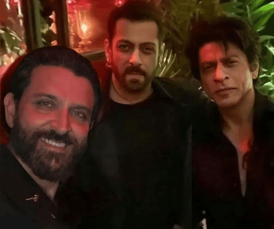 DJ Aqeel reveals all about fancy star-studded mega Bollywood parties. srk-salman-hrithik