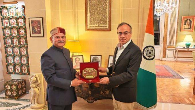 Indian Army chief in France: Envoy greets Gen Dwivedi ahead of military talks Indian Army chief in France: Envoy greets Gen Dwivedi ahead of military talks
