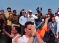 Akshay Kumar takes dip at Sangam, praises arrangements at Maha Kumbh