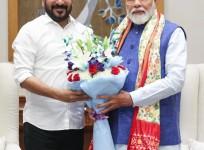 Telangana CM seeks PM's nod for Hyderabad Metro expansion, other infra projects