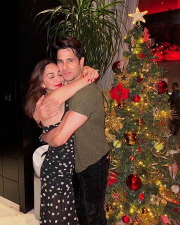 From Kiara Advani to Athiya Shetty: Baby Bump Photos of celebs who will welcome their Babies in 2025 From Kiara Advani to Athiya Shetty: Baby Bump Photos of celebs who will welcome their Babies in 2025