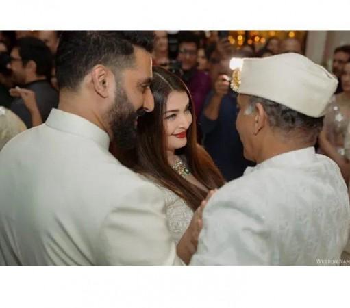 Aishwarya Rai and Abhishek Bachchan twin in ivory traditional ensembles at Ashutosh Gowariker's son's wedding, Jaya – Amitabh Bachchan skip Aishwarya Rai and Abhishek Bachchan twin in ivory traditional ensembles at Ashutosh Gowariker's son's wedding, Jaya – Amitabh Bachchan skip