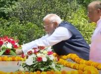 PM Modi pays tribute to Seewoosagur Ramgoolam and Anerood Jugnauth in Mauritius