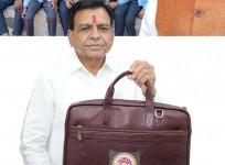 MP presents Rs 4.21 lakh crore budget, up 15 pc from last year