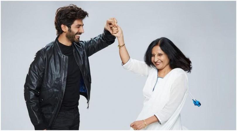 Kartik and his mother share a lovely bond. Kartik Aaryan