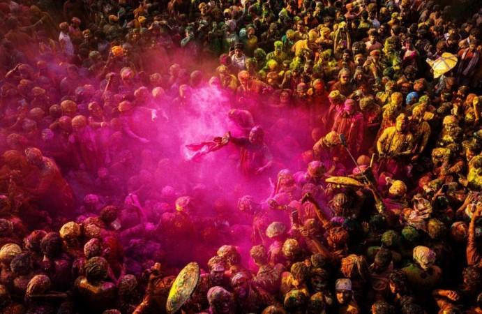 'Festival of Holi is the messenger of Unity,' says CM Yogi 'Holi a symbol of India's precious cultural heritage,' says President Murmu'