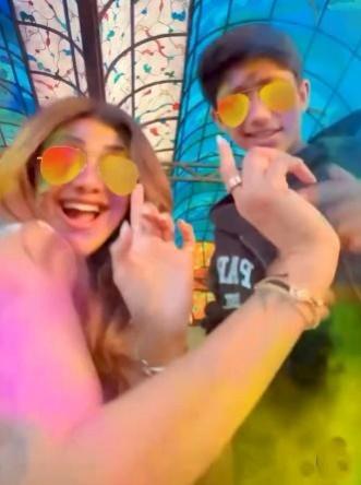 Shilpa Shetty grooves to Ranbir Kapoor and Deepika Padukone's Holi song Shilpa Shetty grooves to Ranbir Kapoor and Deepika Padukone's Holi song