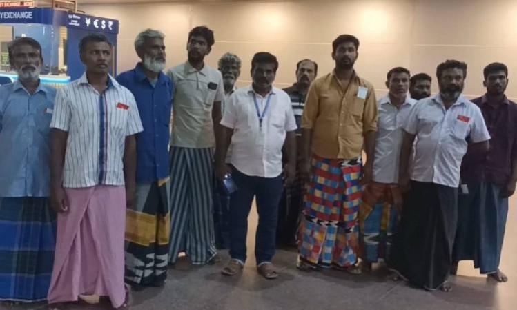 Eleven TN fishermen released from Sri Lankan custody reach Chennai Eleven TN fishermen released from Sri Lankan custody reach Chennai