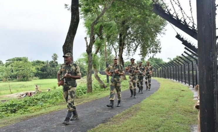 Security alert in Bengal's Murshidabad after intel input on Bangladesh's JMB, HUT Security alert in Bengal's Murshidabad after intel input on Bangladesh's JMB, HUT