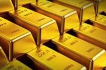 Gold prices surge amid global uncertainty, could touch $3,100 soon