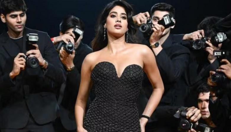 Janhvi Kapoor at Lakme Fashion Week Janhvi Kapoor at Lakme Fashion Week