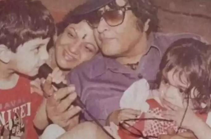 Manoj Kumar with family Manoj Kumar with family