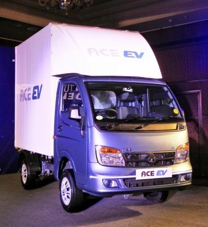 Commercial vehicle sales to reach 1 million units in FY26, reclaim pre-Covid level Commercial vehicle sales to reach 1 million units in FY26, reclaim pre-Covid level