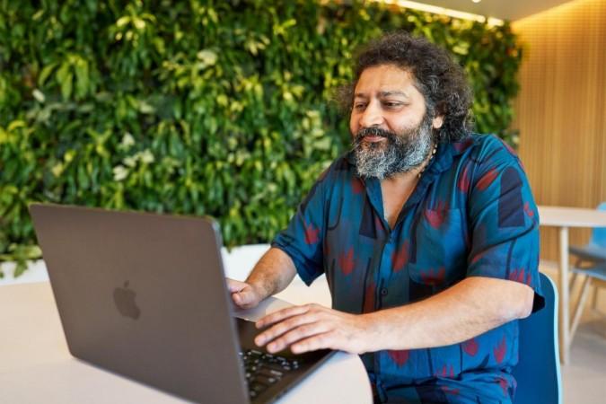 Mentor Lijo Jose Pellissery reviews footage of Kovarty on Macbook Pro with M4 Max. Mentor Lijo Jose Pellissery reviews footage of Kovarty on Macbook Pro with M4 Max.