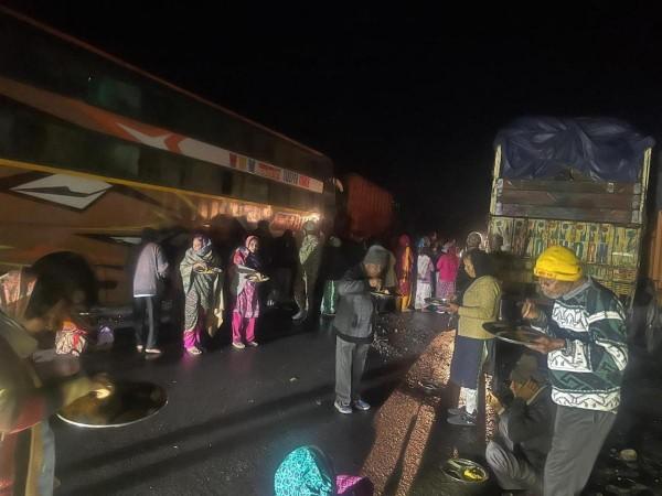 Passengers stranded at Banihal due to closure of Jammu-Srinagar National Highway Standard passengers
