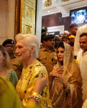 Jacqueline Fernandez seeks blessings at Mumbai's Siddhivinayak Temple with Elon Musk's mother, Maye Musk on Easter Jacqueline Fernandez seeks blessings at Mumbai's Siddhivinayak Temple with Elon Musk's mother, Maye Musk on Easter