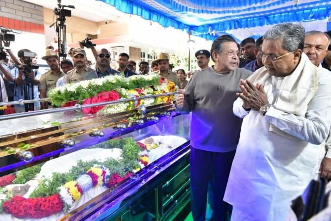K'taka CM pays final respects to Bharat Bhushan, says 175 Kannadigas brought back from Kashmir