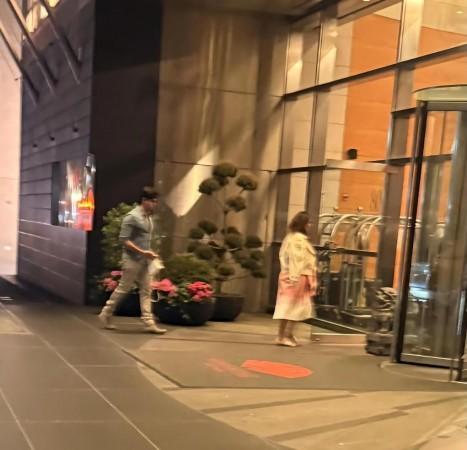 Viral photo: Pregnant Kiara Advani flaunts baby bump, dad-to-be Sidharth Malhotra carries her hand bag ahead of Met Gala 2025 Viral photo: Pregnant Kiara Advani flaunts baby bump, dad-to-be Sidharth Malhotra carries her hand bag ahead of Met Gala 2025