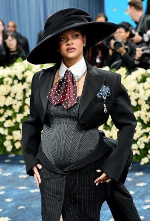 rihaana at met gala rihaana at met gala