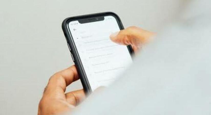 Apple expanding India manufacturing shows global confidence in country: Rajeev Chandrasekhar Affordable 5G phones cross 100 pc growth in India, Apple shines in premium segment