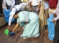 With a broom in hand, Delhi CM Gupta cleans Hanuman Mandir complex