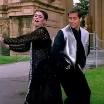 Sushmita and Salman in the song 'Chunnari Chunnari'. Salman-Sushmita