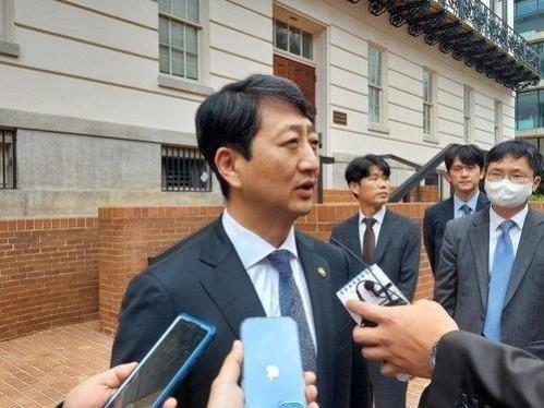 Seoul minister urges minimal impact of US tariffs on energy cooperation Seoul minister urges minimal impact of US tariffs on energy cooperation