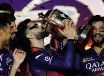 RCB wins IPL 2025: Virat Kohli kisses his trophy, poses with Chris Gayle, AB de Villiers as trio celebrate big win