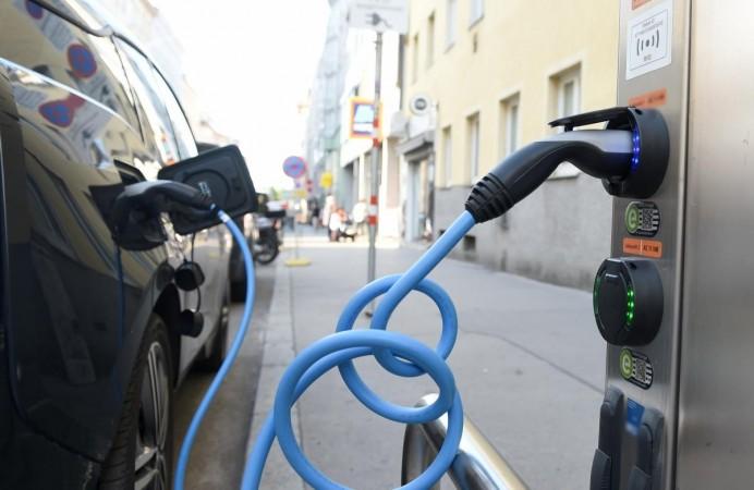 India's Electric Vehicle Market Surges Amid Supply Chain Challenges India's Electric Vehicle Market Surges Amid Supply Chain Challenges