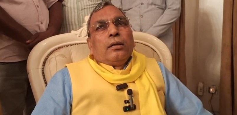 SSP chief slapped repeatedly by party worker at event, former blames UP Minister OP Rajbhar SSP chief slapped repeatedly by party worker at event, former blames UP Minister OP Rajbhar