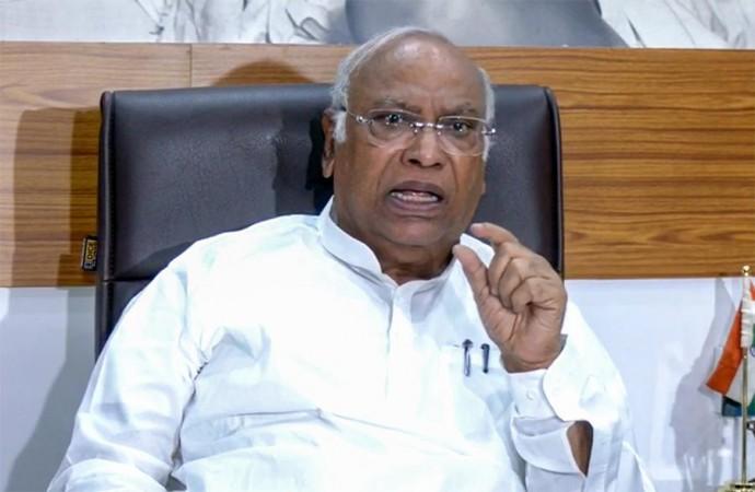 ED Raids Meant To Split Congress In Karnataka, Says Kharge ED Raids Meant To Split Congress In Karnataka, Says Kharge
