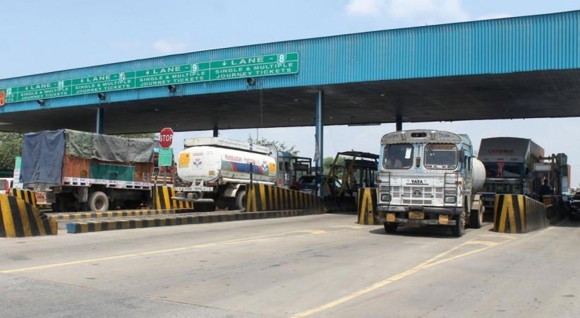 Centre launches Rs 3,000 FASTag annual pass for cars to ease highway drive Centre launches Rs 3,000 FASTag annual pass for cars to ease highway drive